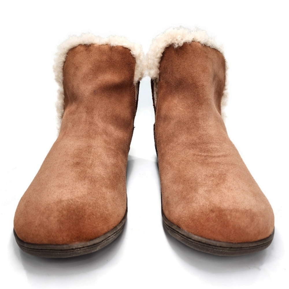 Vionic Unwind Tan Suede Faux Shearling Notched Sides Pull-On Flat Ankle Booties - Picture 4 of 14